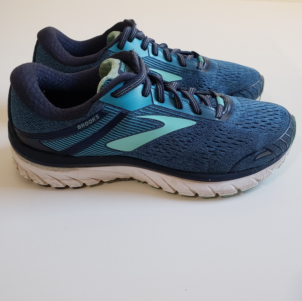 Brooks Adrenaline GTS 18 Size 8 Wide